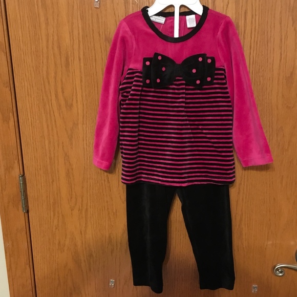First impression Baby Girl’s 2 pieces matching set size 24 months